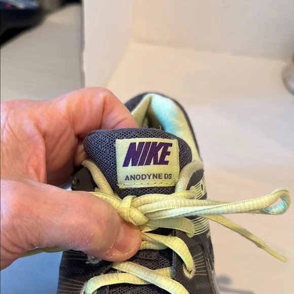 Nike Flywire Athletic Shoes - Dark Gray and neon green shoestrings. Size 7 - Picture 2 of 7